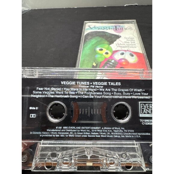 Veggie Tunes & Veggie Tunes 2 Cassette Tape Set - Picture 6 of 8